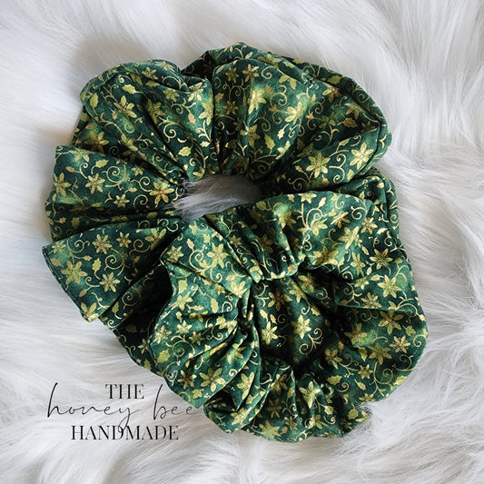 Green Christmas Filigree Scrunchie