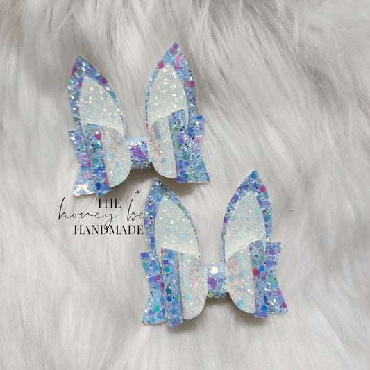 2.5in Blue and White Glitter Bunny Ears Piggy Set